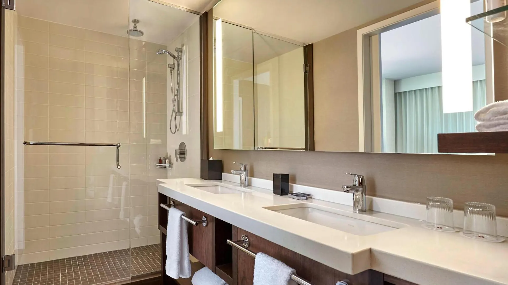 ****  Calgary Airport Marriott In-Terminal Hotel Canada