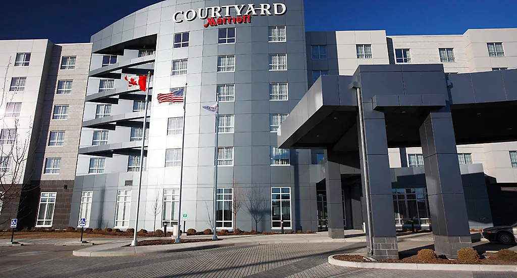 Calgary Airport Marriott In-Terminal Hotel 4*,
