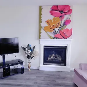 Privatunterkunft Mountain Gorgeous Single House Close Airport & Free Parking, YYC