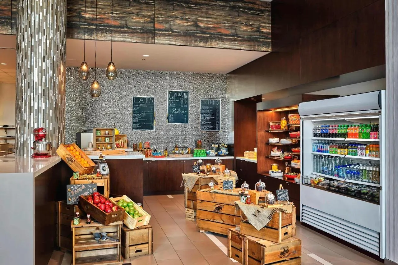 Calgary Airport Marriott In-Terminal Hotel